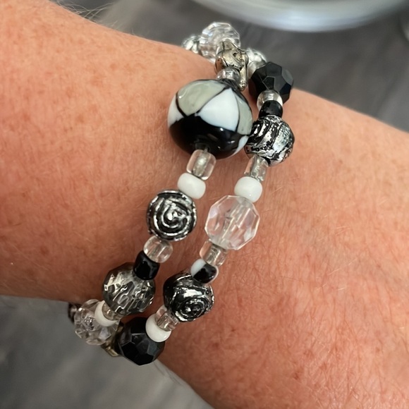 Black White Grey Clear Coil Bracelet - Picture 4 of 5